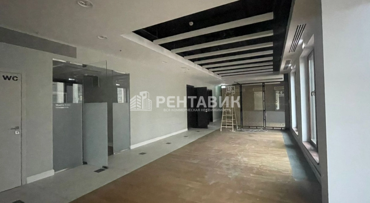 Помещение свободного назначения Гостиница Москва площадью 379 квадратных метров