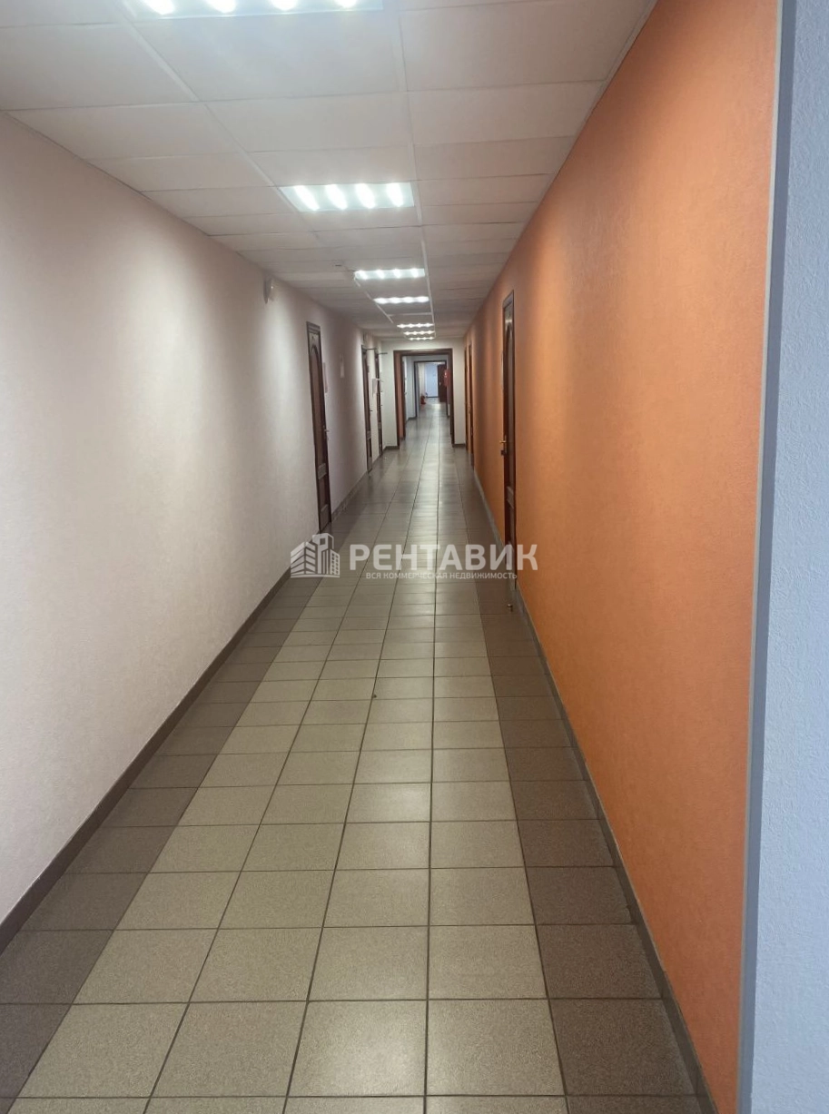 Здание целиком Гайот площадью 2200 квадратных метров
