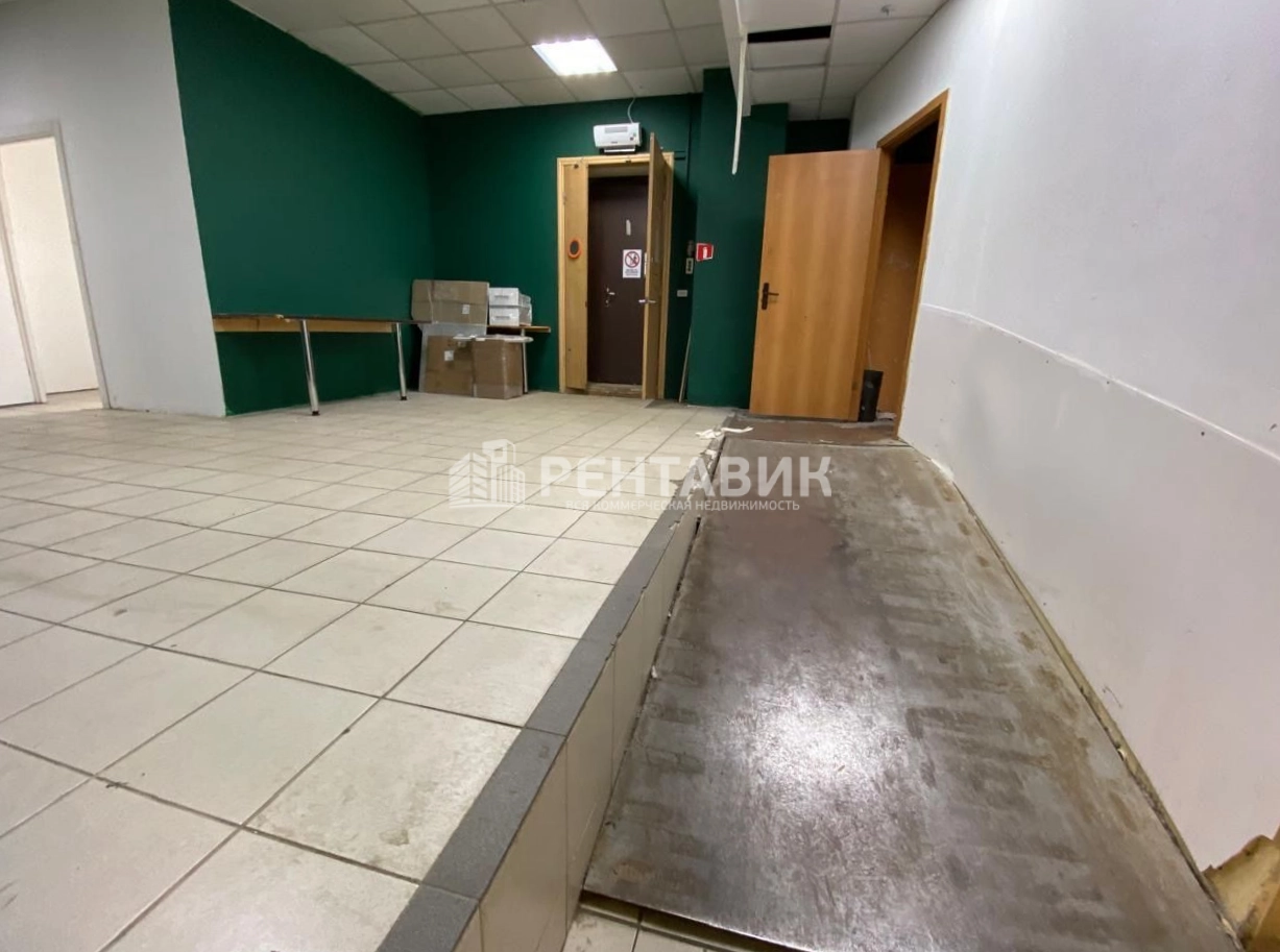 Помещение свободного назначения Призма площадью 1600 квадратных метров