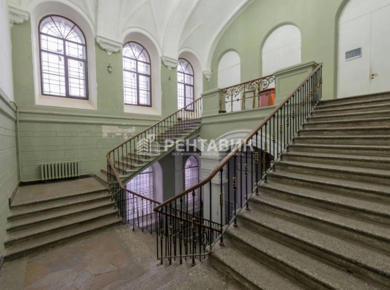 Торговая площадь Арсенал, Комсомола 2 площадью 36689 квадратных метров