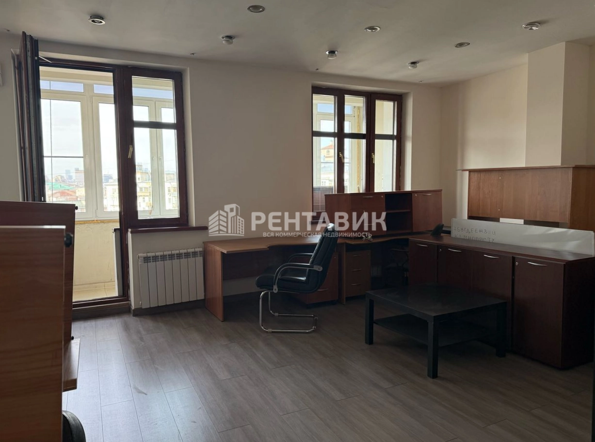 Офис Оружейная Плаза площадью 236 квадратных метров