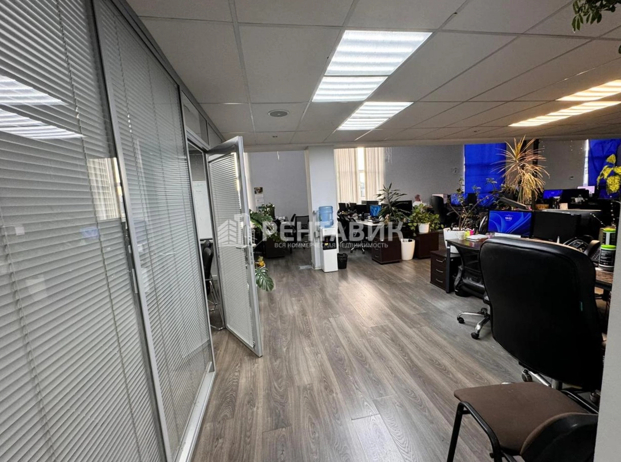 Офис W Plaza I площадью 345 квадратных метров