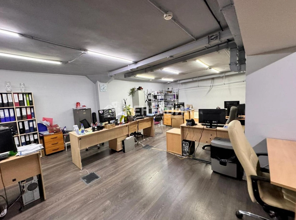 Офис W Plaza I площадью 345 квадратных метров