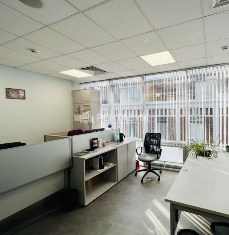 Офис W Plaza I площадью 2737 квадратных метров