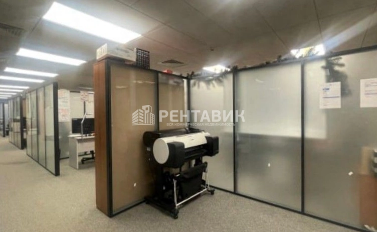 Офис Квадрат площадью 1632 квадратных метров