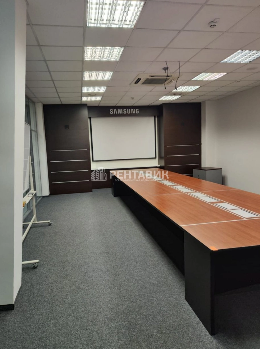 Офис Варшавская плаза площадью 1492 квадратных метров