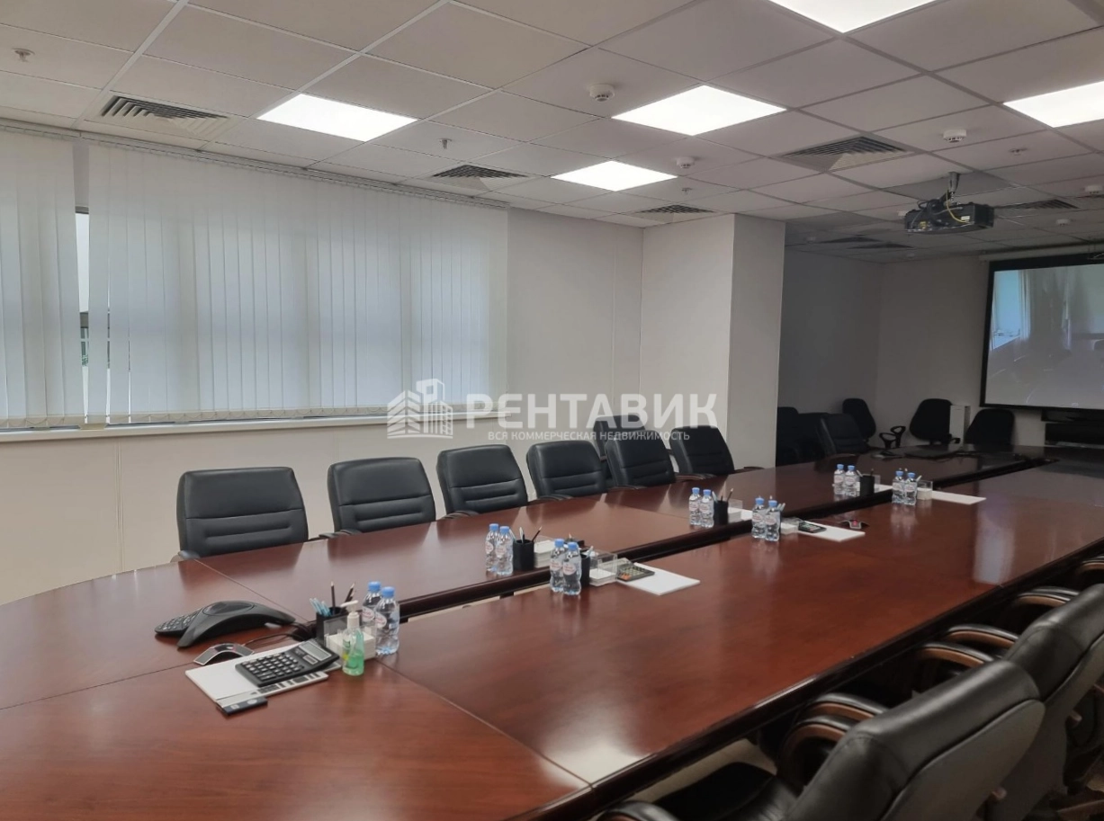 Здание целиком Петровский пассаж площадью 3145 квадратных метров