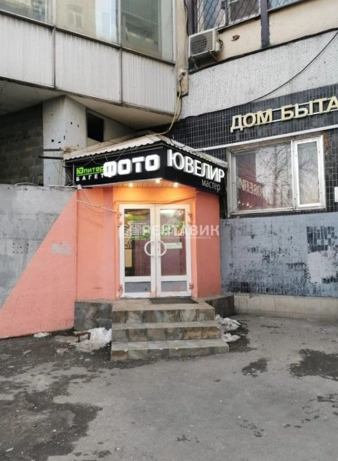 Торговая площадь Весна на Новом Арбате площадью 1698 квадратных метров
