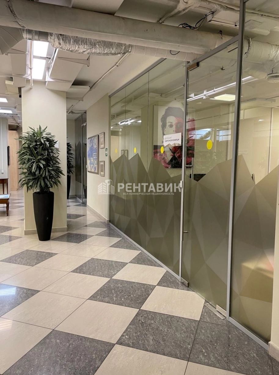 Торговая площадь Серебряный берег площадью 1685.8 квадратных метров