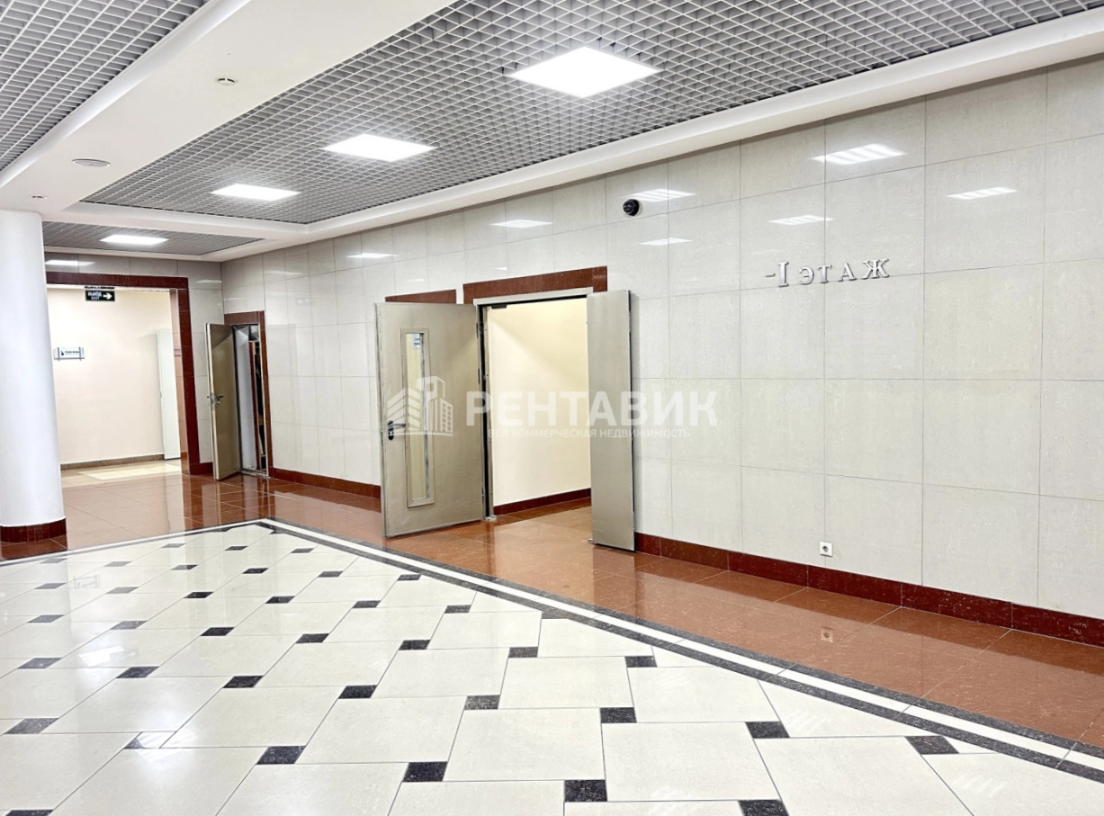 Помещение свободного назначения W Plaza I площадью 240 квадратных метров