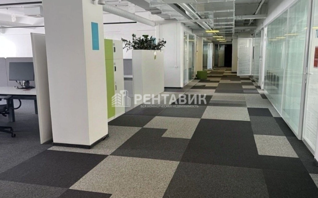 Офис МегаПарк площадью 1696 квадратных метров