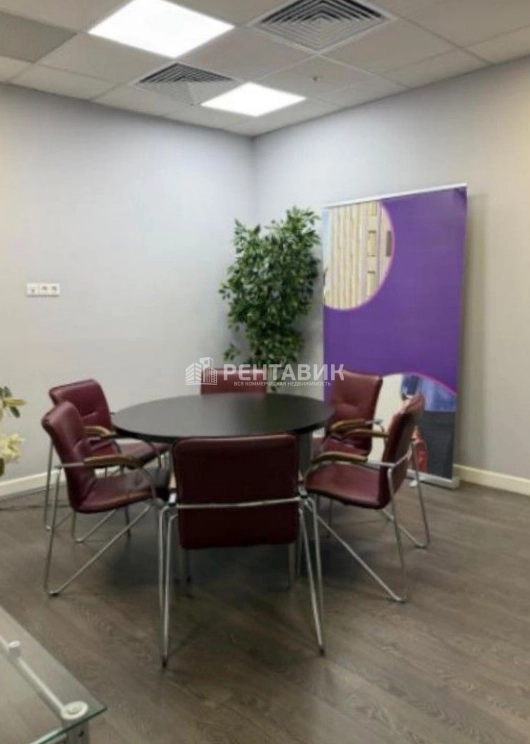 Офис Amber Plaza площадью 728 квадратных метров