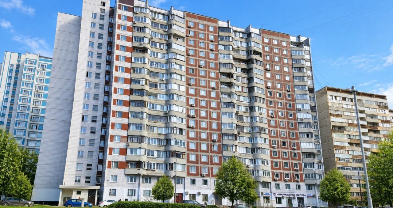 фасад дома, здание по адресу г Москва, пр-д Берингов, д 1