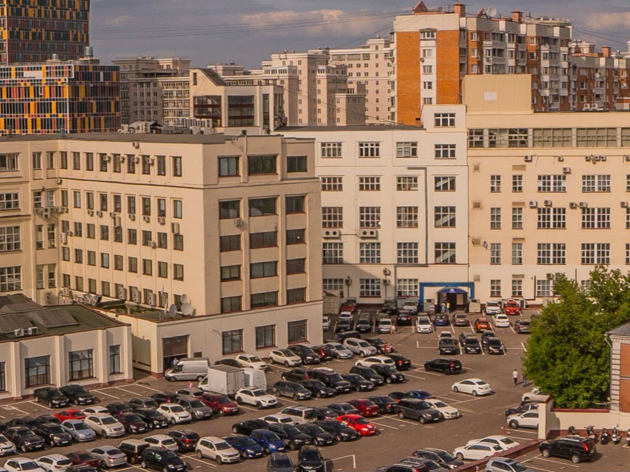 фасад дома, здание по адресу г Москва, ул Шаболовка, д 31 стр б 