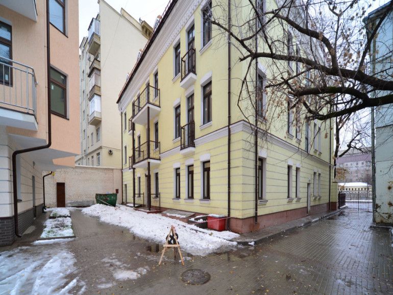 фасад дома, здание по адресу г Москва, Космодамианская наб, д 38 стр 1