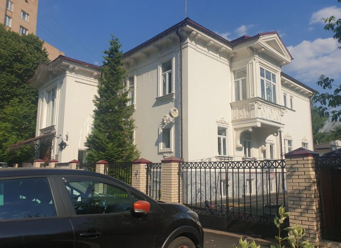 фасад дома, здание по адресу г Москва, пер Чернышевского, д 8 стр 1 