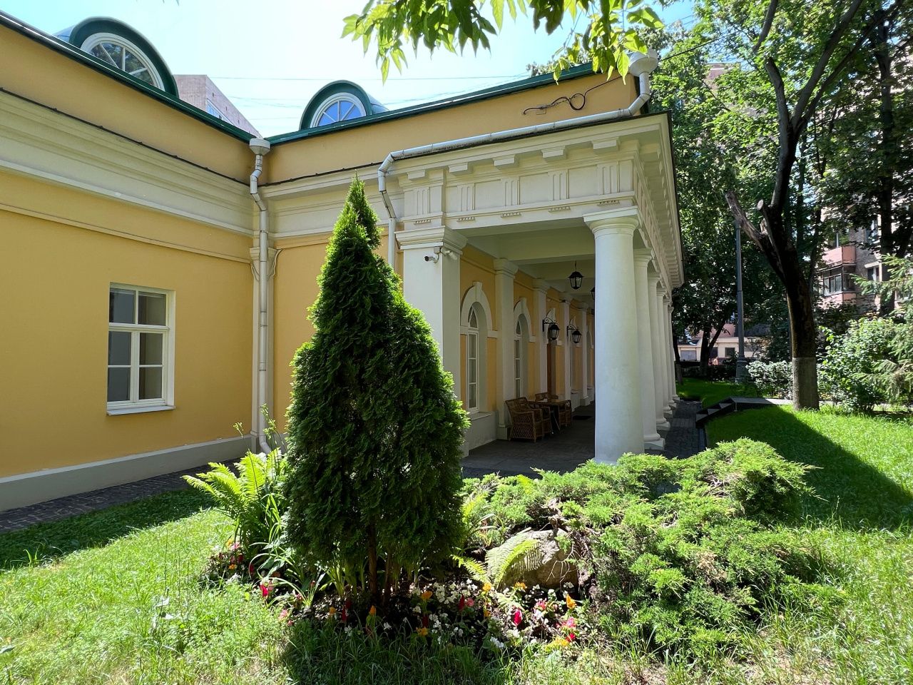 фасад дома, здание по адресу г Москва, Комсомольский пр-кт, д 19А 