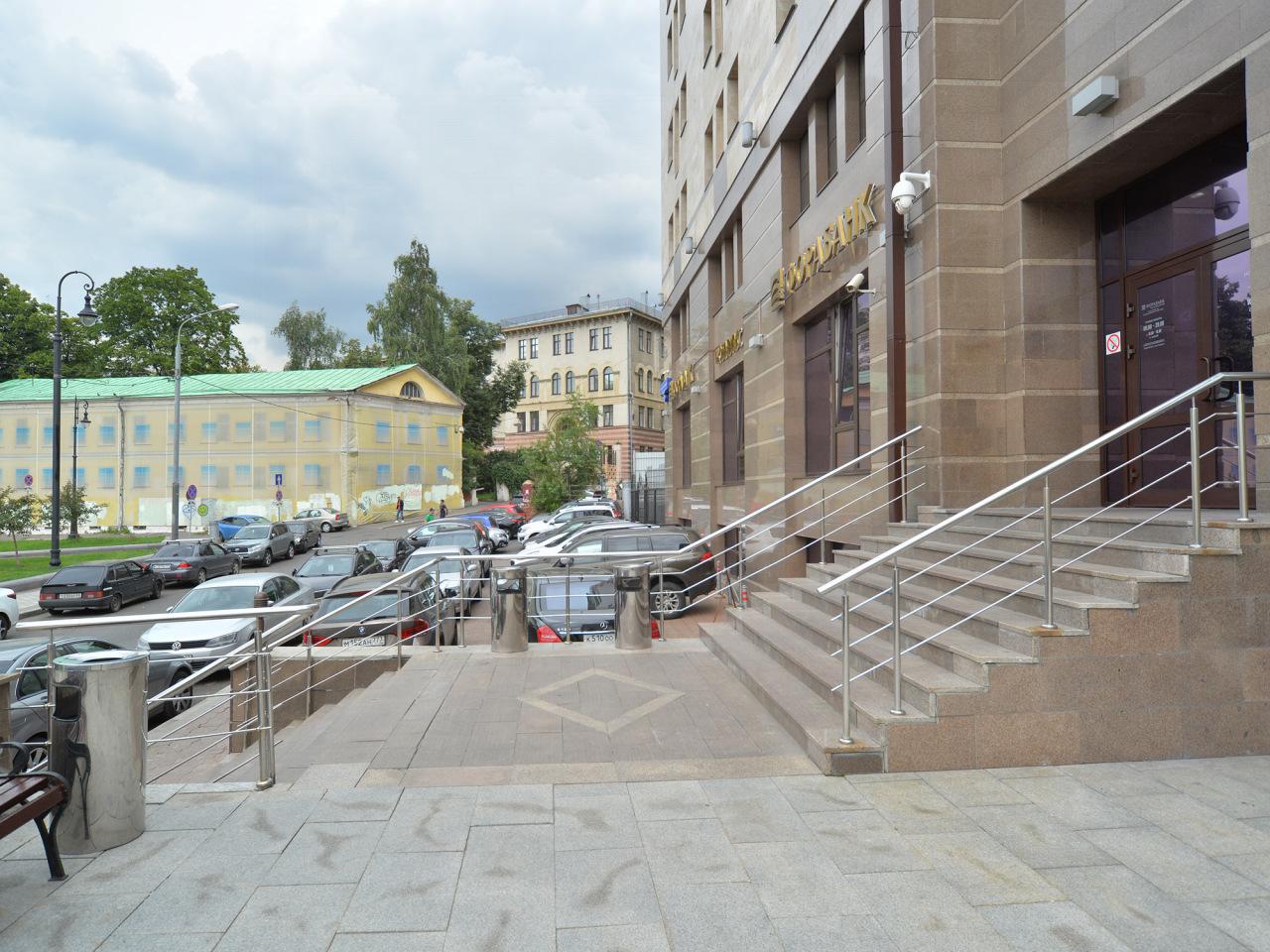фасад дома, здание по адресу г Москва, Подколокольный пер, д 13/5 стр 1 