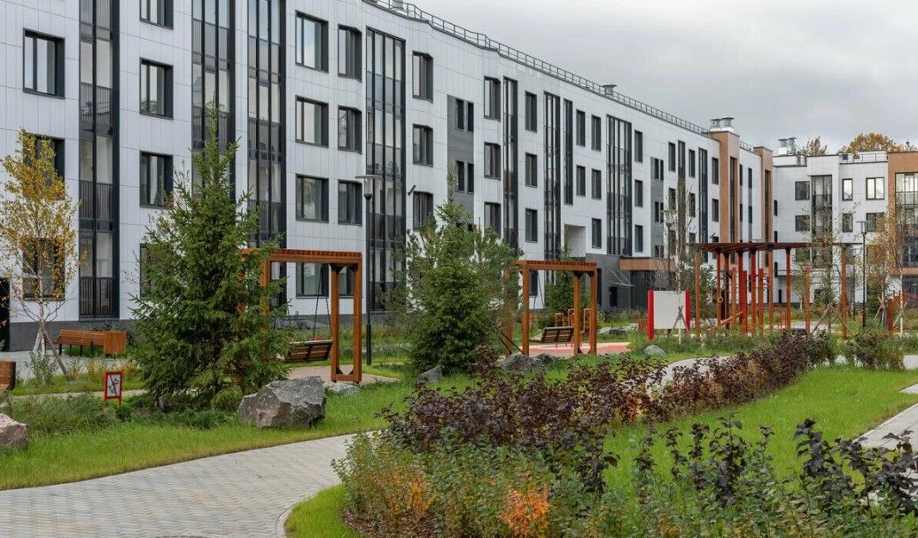 фасад дома, здание по адресу г Санкт-Петербург, поселок Шушары, тер Детскосельский, Колпинское шоссе, д 129 стр 1