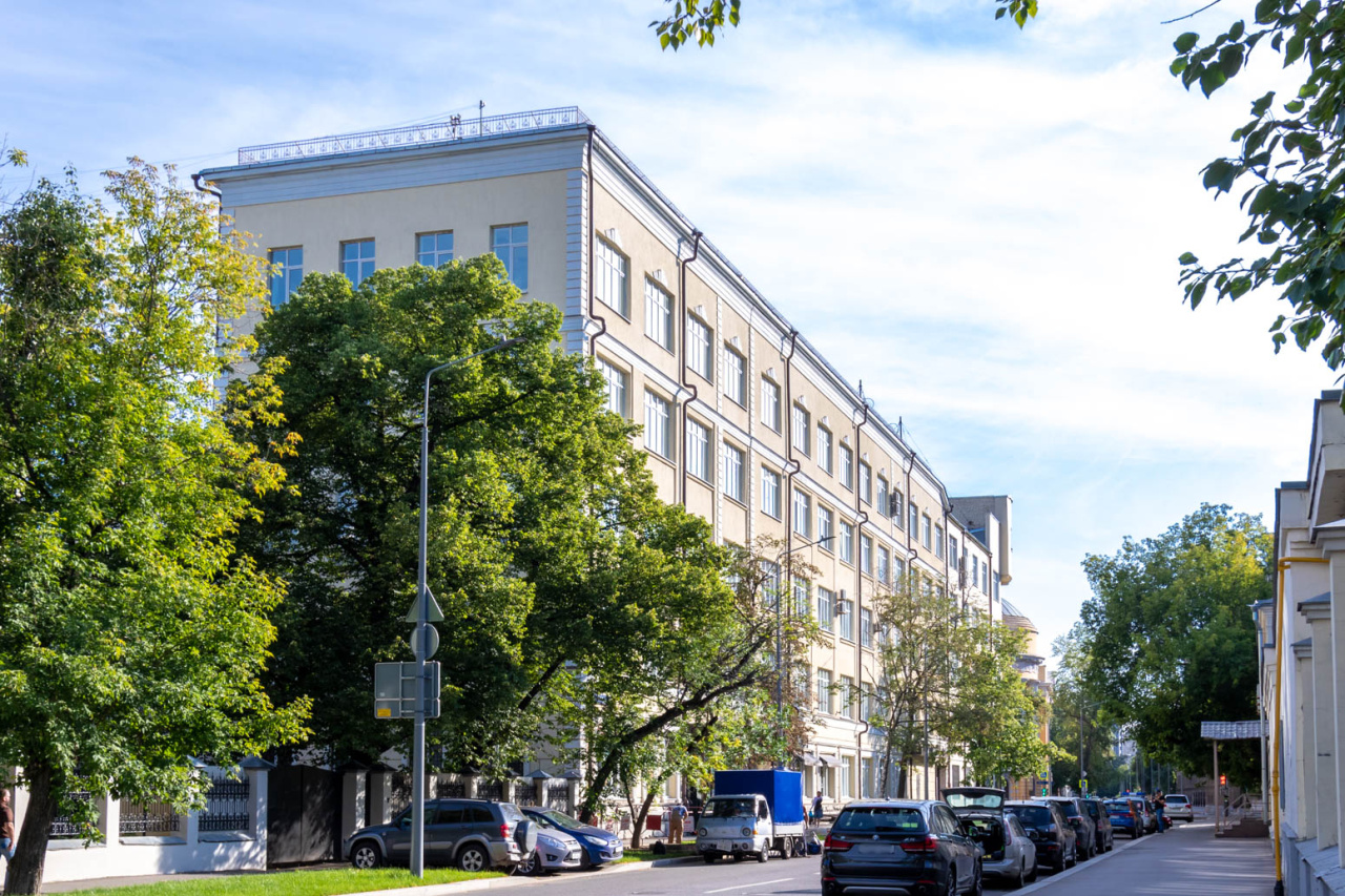 фасад дома, здание по адресу г Москва, ул Россолимо, д 17