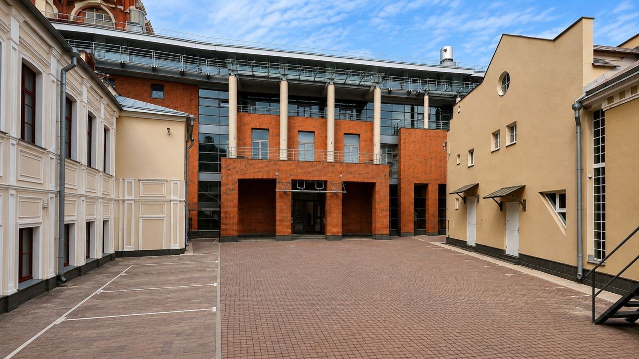 фасад дома, здание по адресу г Москва, 1-й Голутвинский пер, д 2/10 стр 2