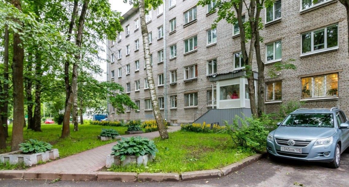 фасад дома, здание по адресу г Санкт-Петербург, пр-кт Науки, д 12 к 5
