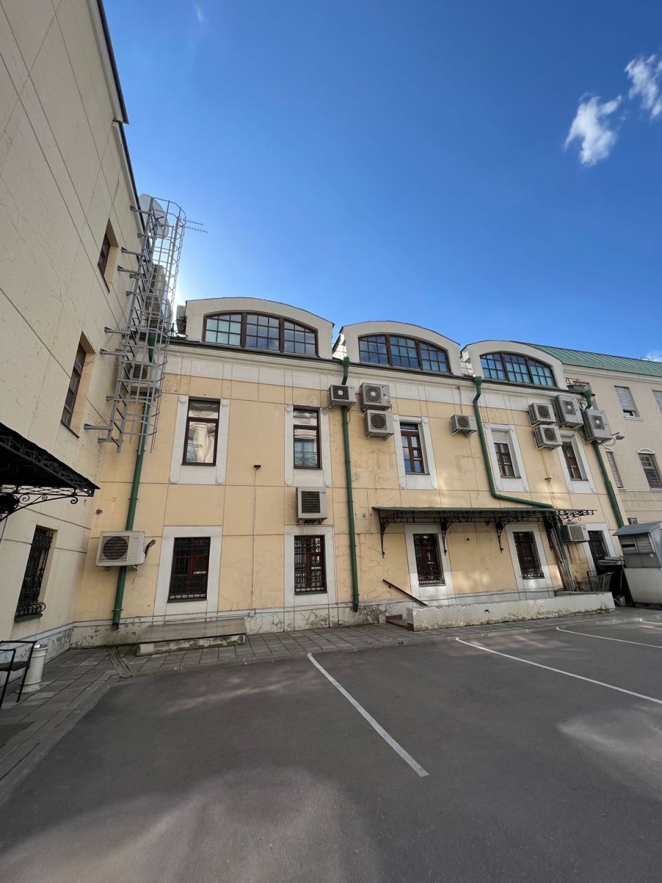 фасад дома, здание по адресу г Москва, 2-й Казачий пер, д 3 стр 1 
