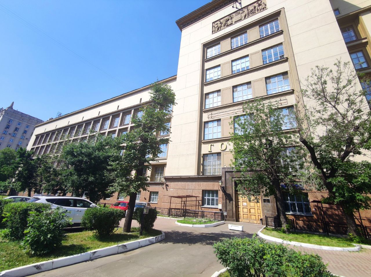 фасад дома, здание по адресу г Москва, пр-кт Мира, д 105 стр 1 