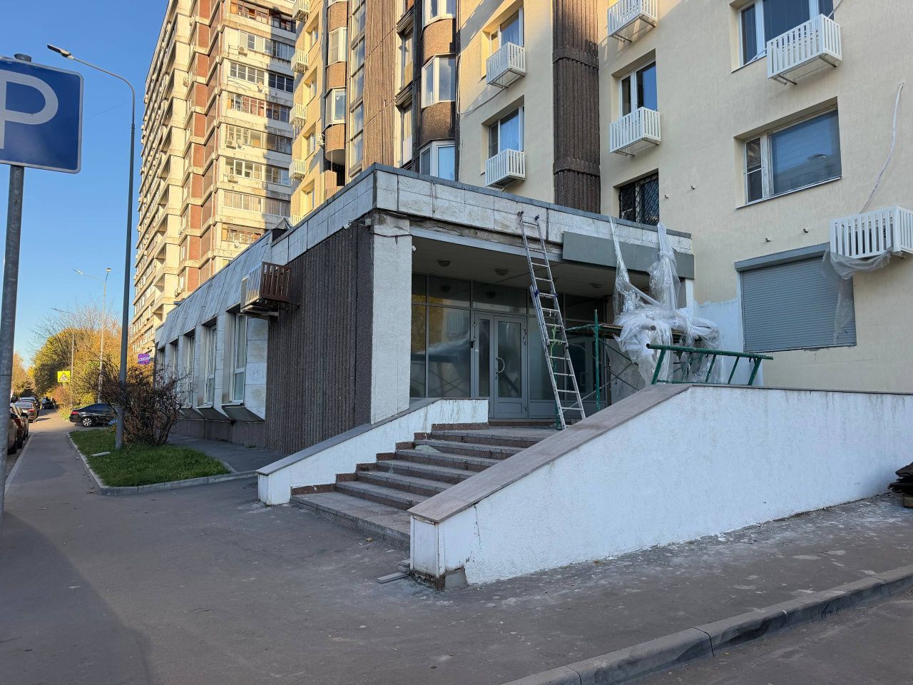 фасад дома, здание по адресу г Москва, Рублёвское шоссе, д 24 к 1