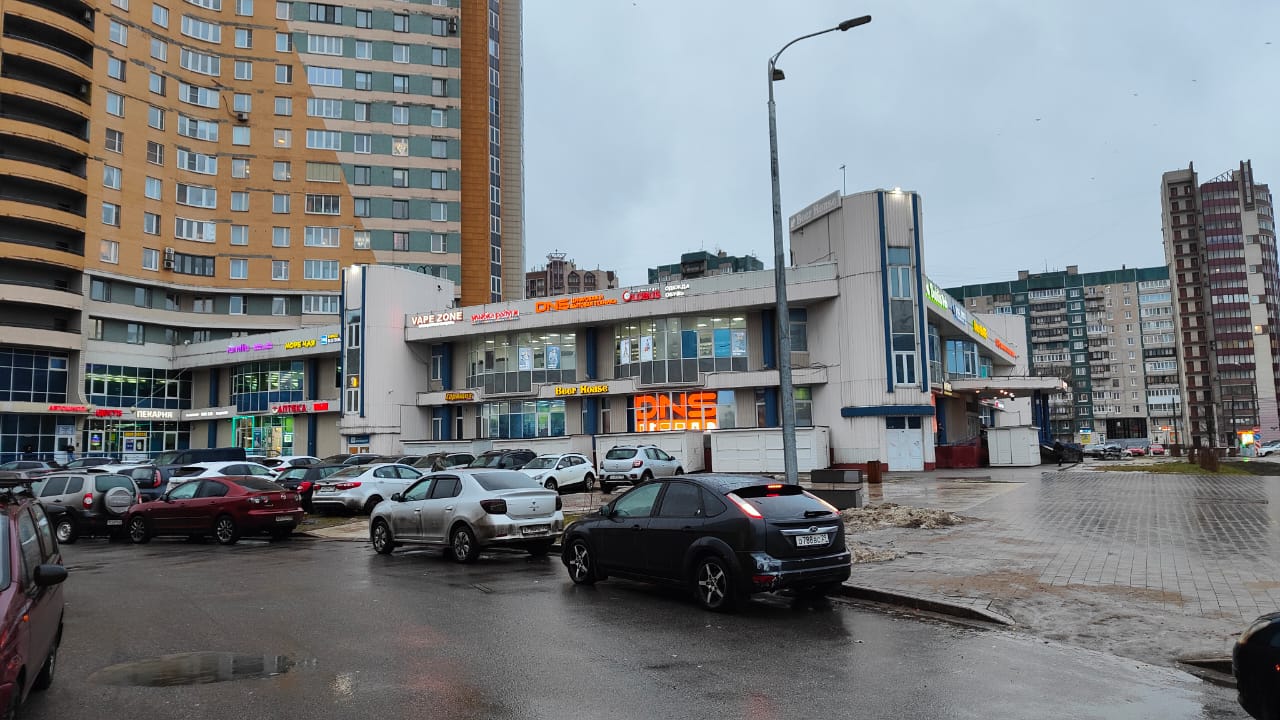 фасад дома, здание по адресу г Санкт-Петербург, пр-кт Пятилеток, д 2