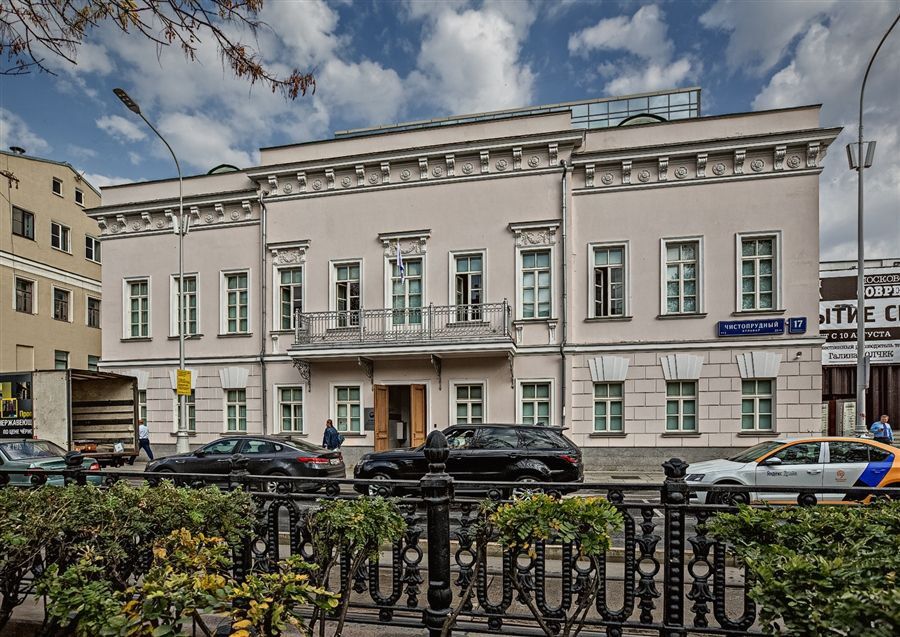 Медицинская клиника арендовала особняк 1100 м2