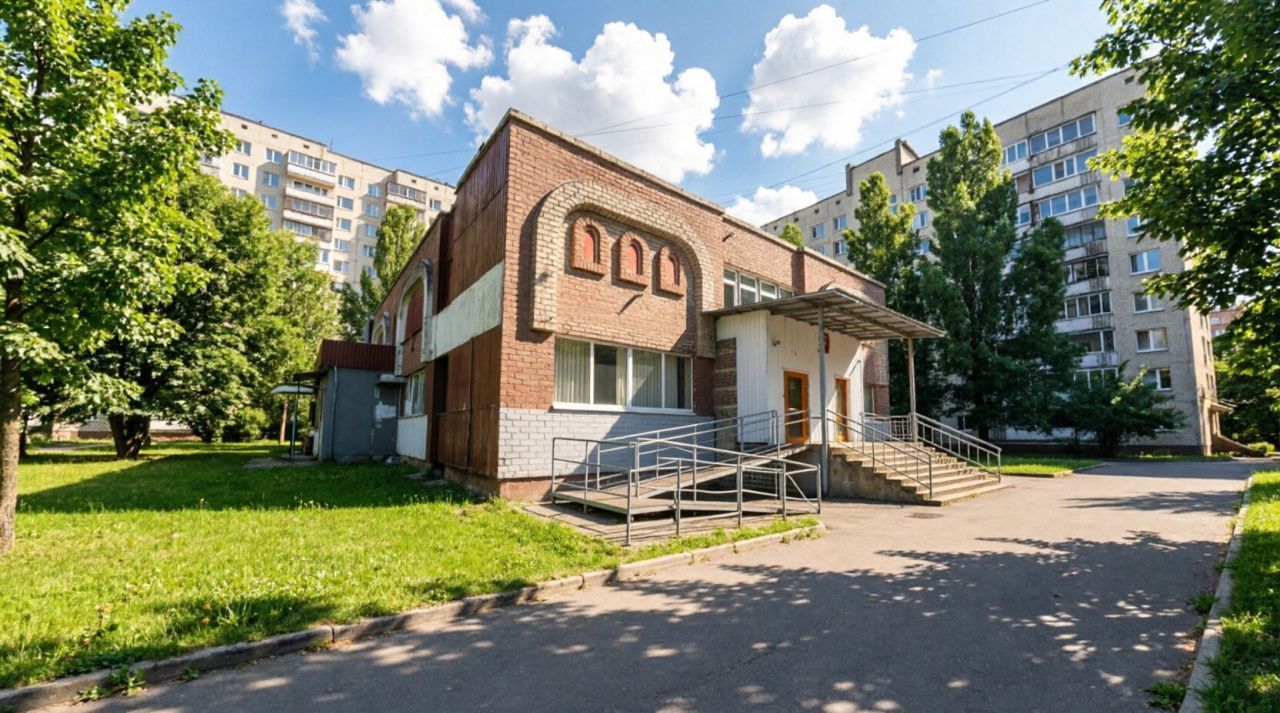 фасад дома, здание по адресу г Санкт-Петербург, пр-кт Энгельса, д 145 к 2