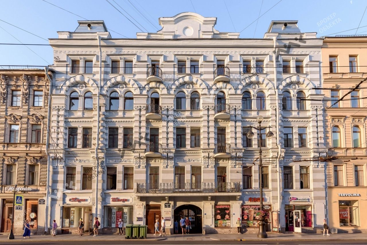 фасад дома, здание по адресу г Санкт-Петербург, Невский пр-кт, д 132