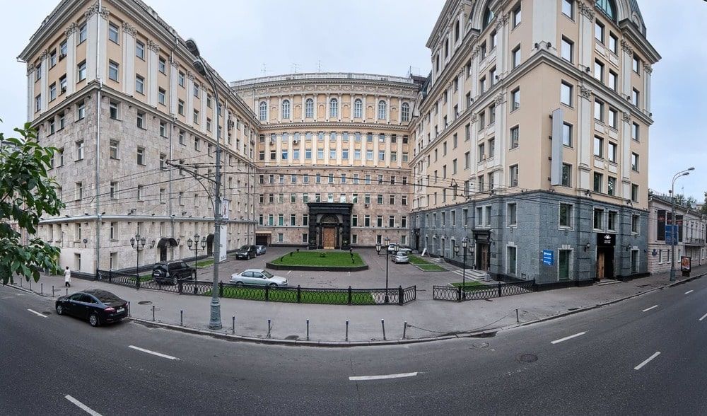Компания, работающая в сфере трансформации организаций высшего образования, арендовала офис 1021,8 м2 в БЦ «Тверской бульвар, 13с1», Москва