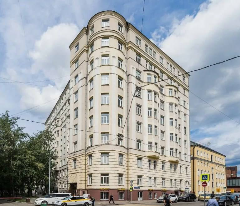 Промышленная компания арендовала офис 578 м2 по адресу: ул Малая Пироговская, д 16. Москва