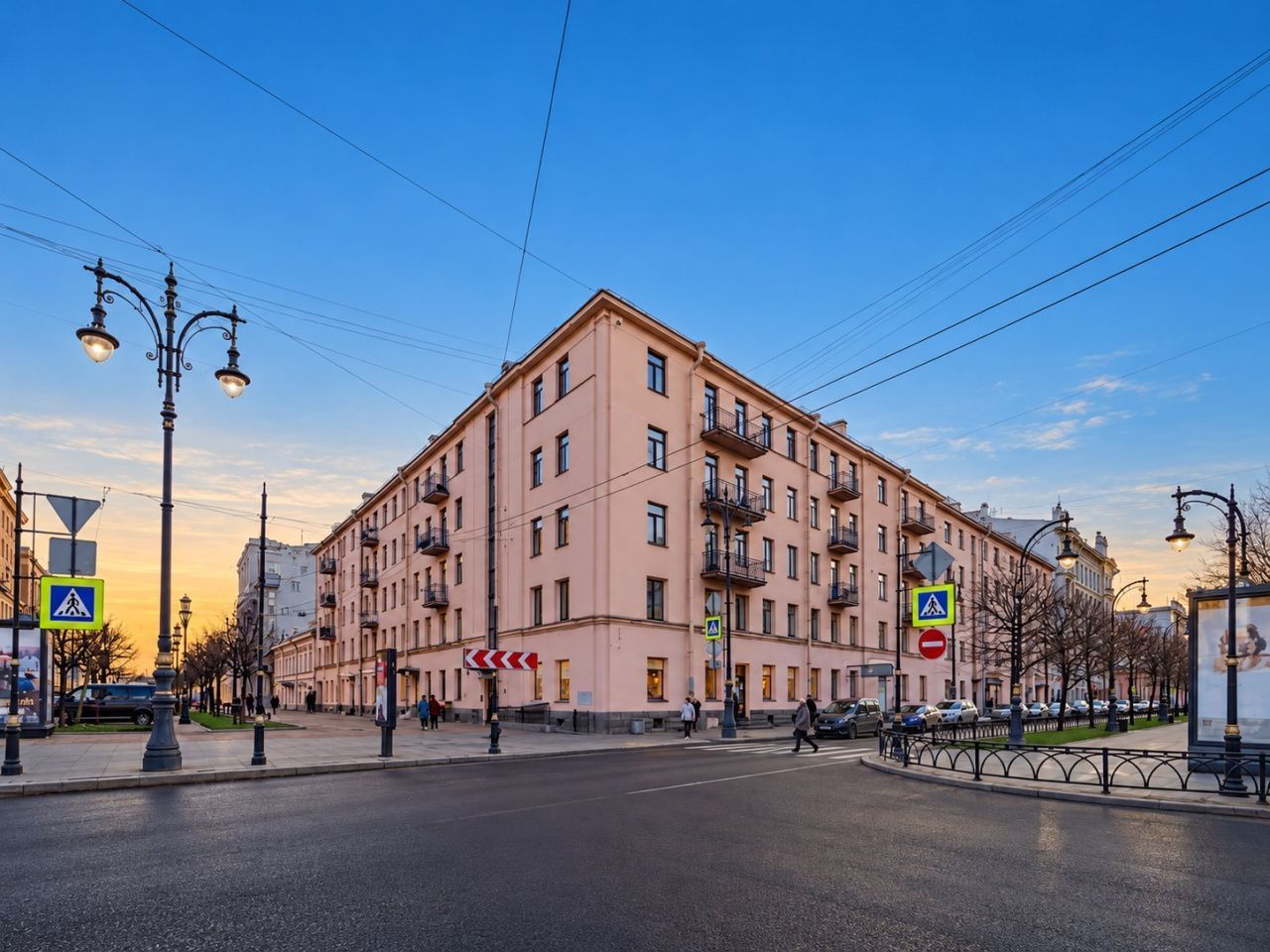 фасад дома, здание по адресу г Санкт-Петербург, пр-кт Чернышевского, д 10
