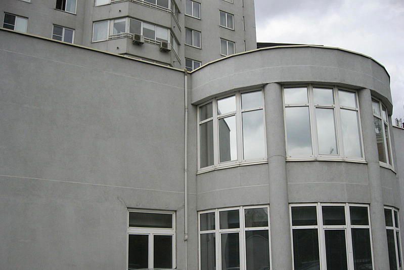 Строительная компания арендовала здание 1 270 м2 по адресу: ул. Дунаевского, д 7. Москва