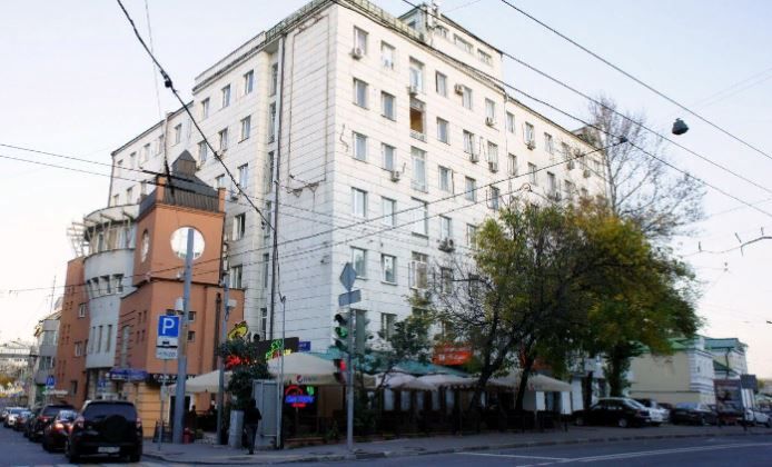 Сеть салонов красоты арендовала помещение площадью 345 м2 по адресу: Большая Полянка, д 51А/9. Москва