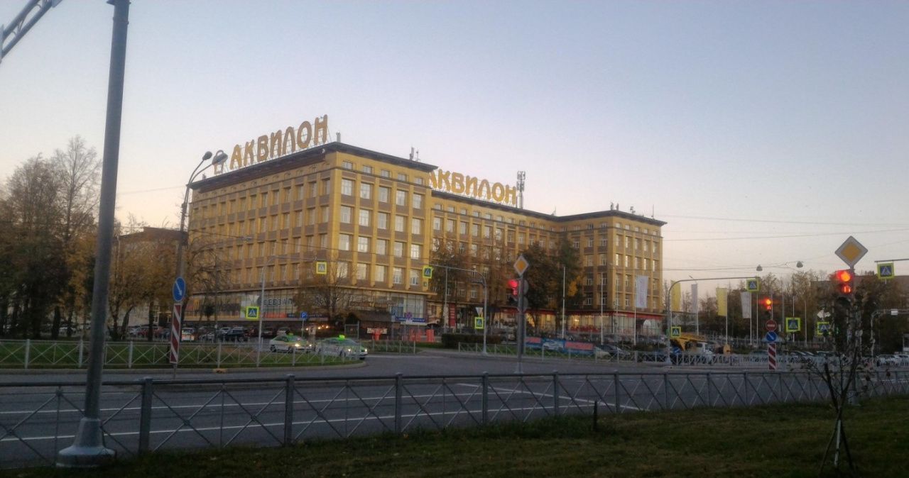 фасад дома, здание по адресу г Санкт-Петербург, ул Новолитовская, д 15
