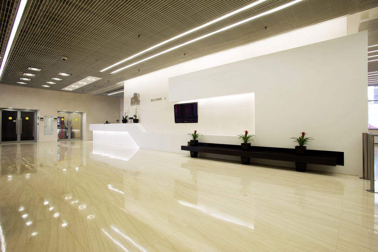 фасад дома, здание по адресу г Москва, ул Двинцев, д 12 к 1С 