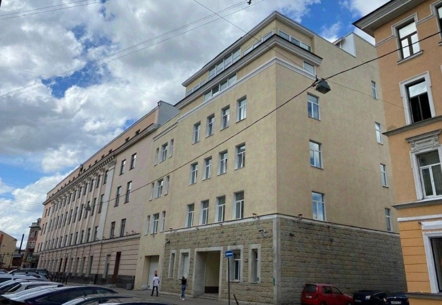 Медицинская компания арендовала здание 1570 м2 по адресу: Пинский переулок, 3. Санкт-Петербург