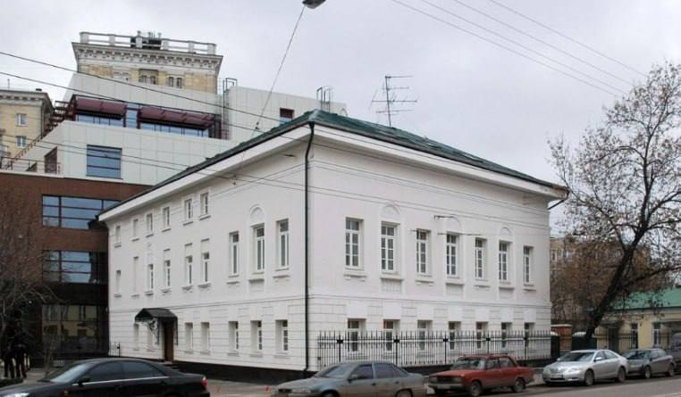 Музыкальная школа арендовала здание 830 м2 по адресу: Верхняя Радищевская д 14. Москва
