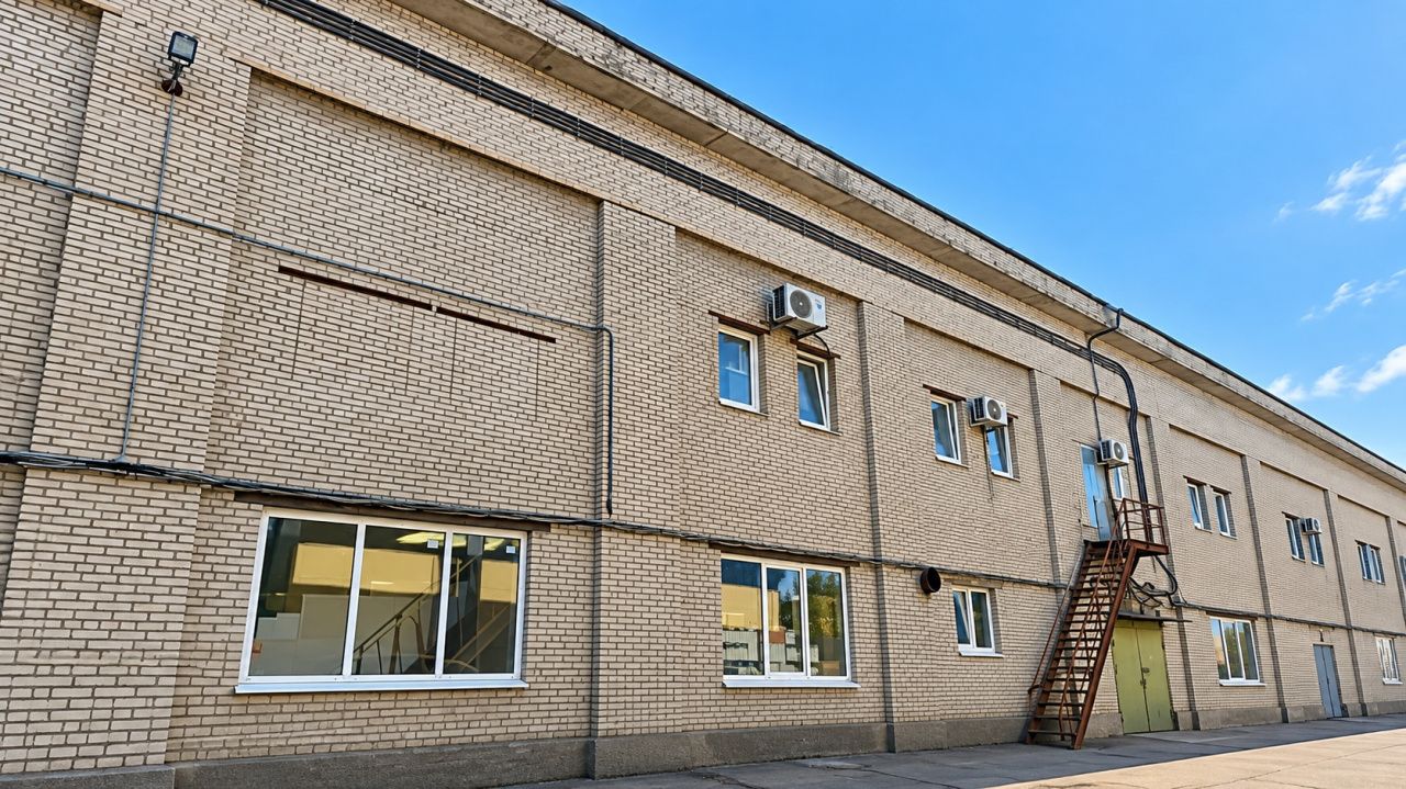 фасад дома, здание по адресу г Санкт-Петербург, Кондратьевский пр-кт, д 2 к 2