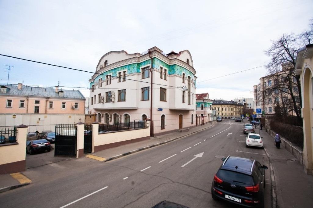 фасад дома, здание по адресу г Москва, ул Гончарная, д 15 стр 1