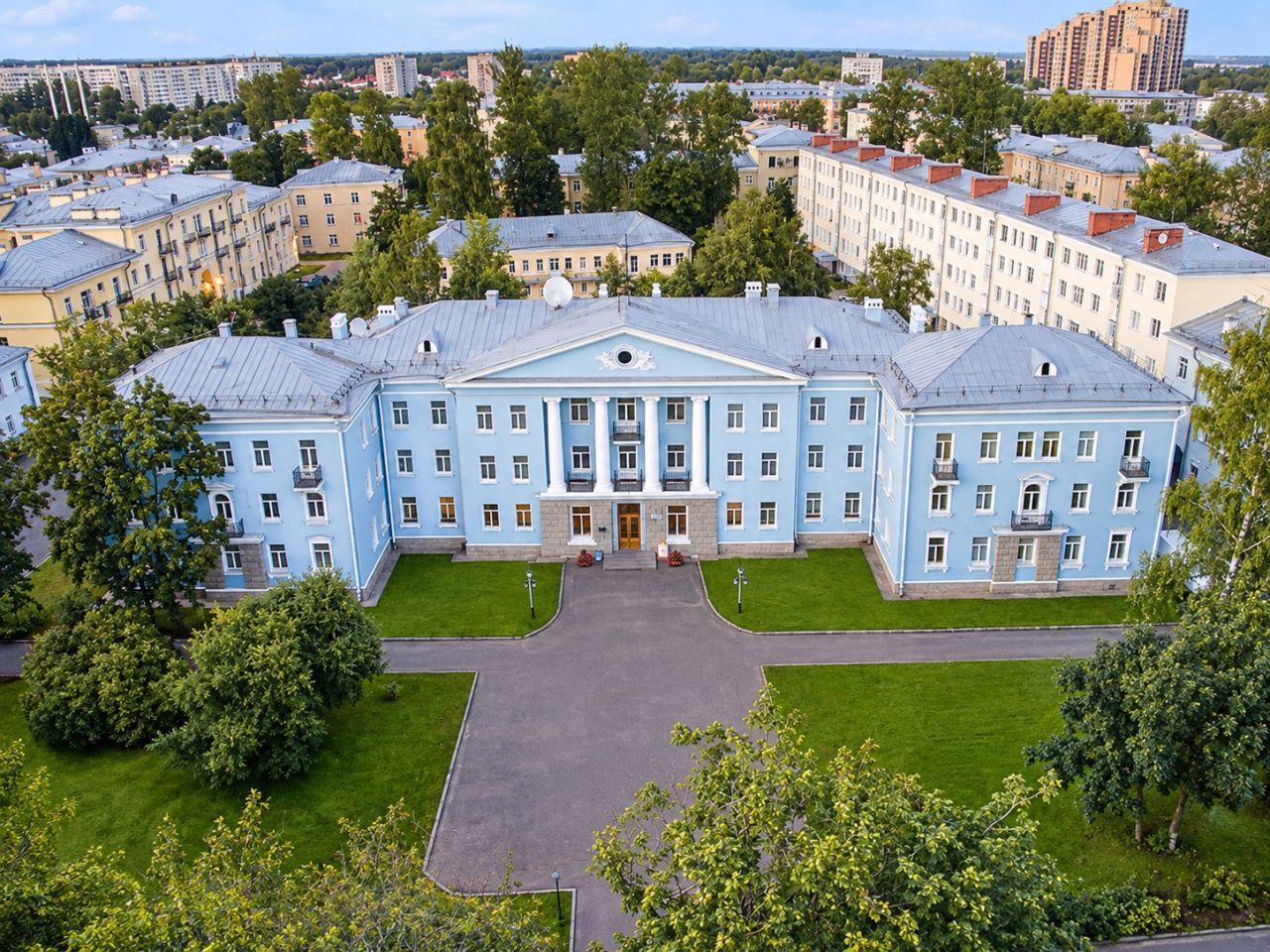 фасад дома, здание по адресу г Санкт-Петербург, поселок Металлострой, ул Железнодорожная, д 11а