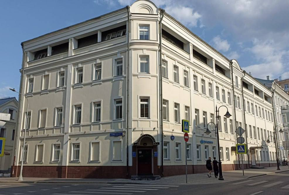 Арендован офис 242 м2 по адресу: ул Пятницкая, д 55/25 стр 4. Москва