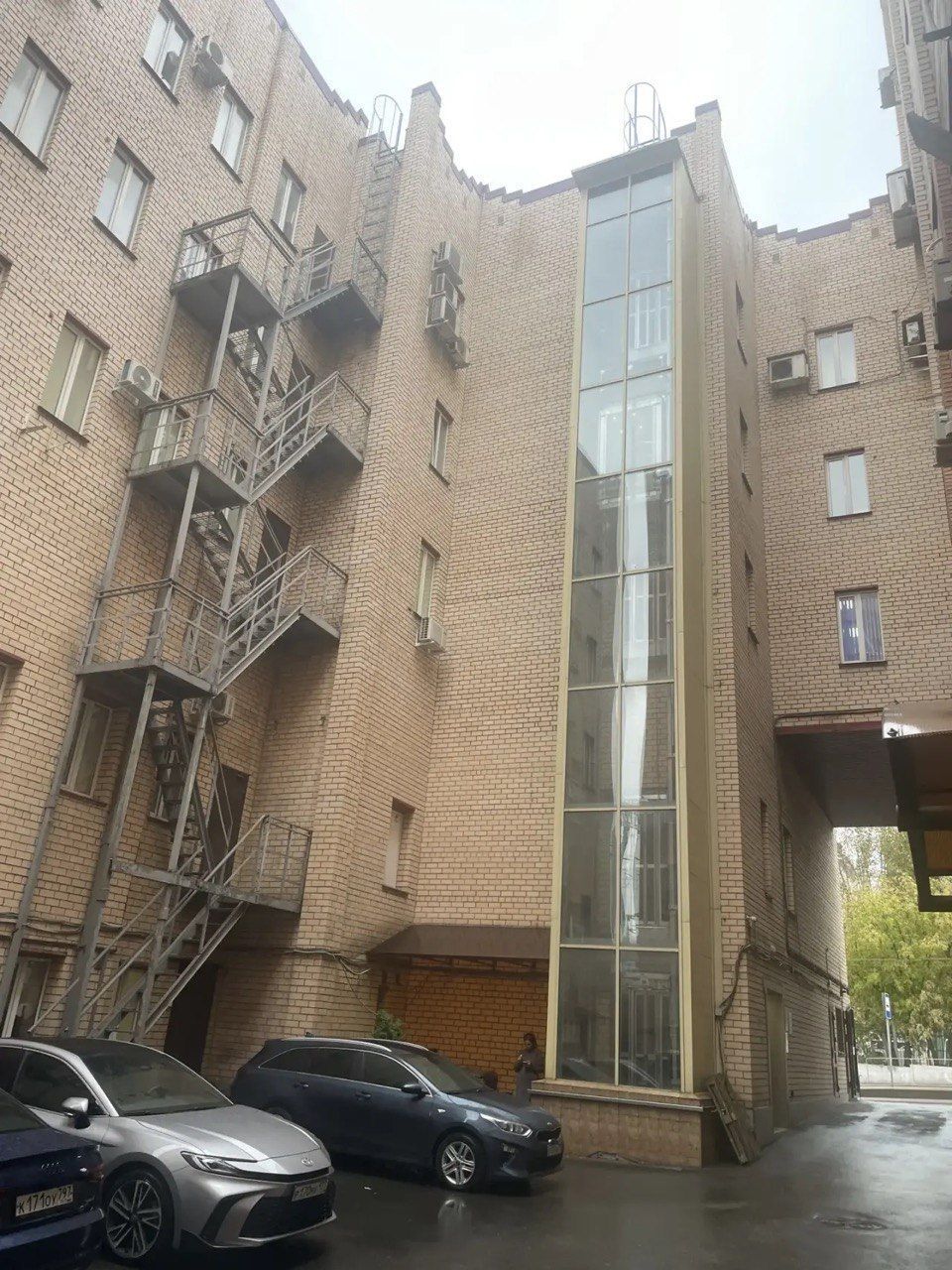 фасад дома, здание по адресу г Москва, 3-й Сыромятнический пер, д 3/9 стр 1