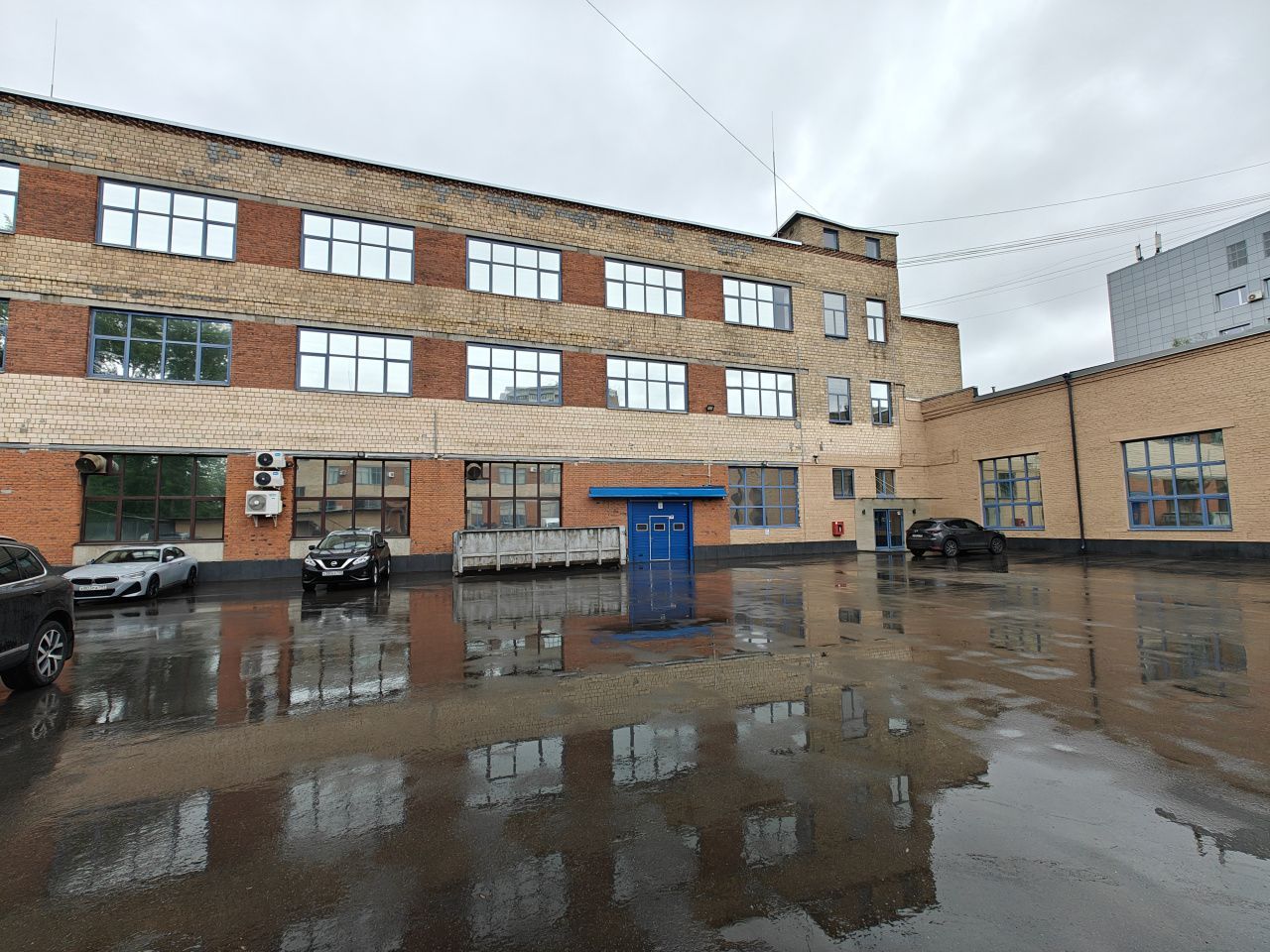 фасад дома, здание по адресу г Москва, ул Кирпичная, д 21 