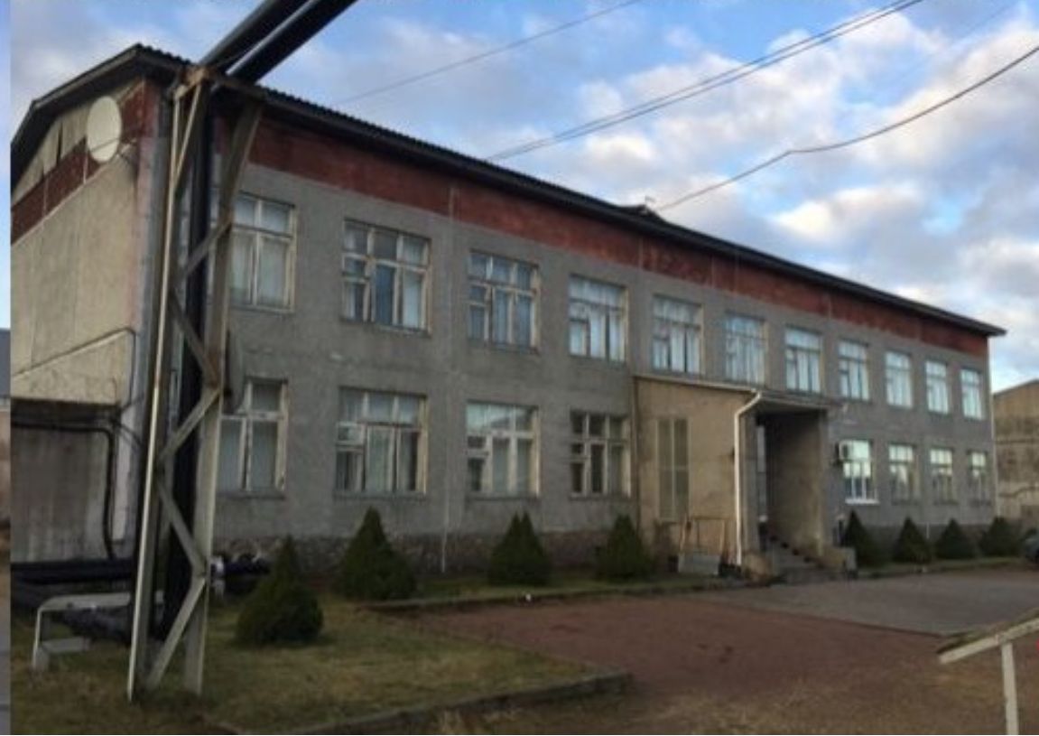 фасад дома, здание по адресу улица Строителей, 16, посёлок Войсковицы, Гатчинский муниципальный округ, Ленинградская область
