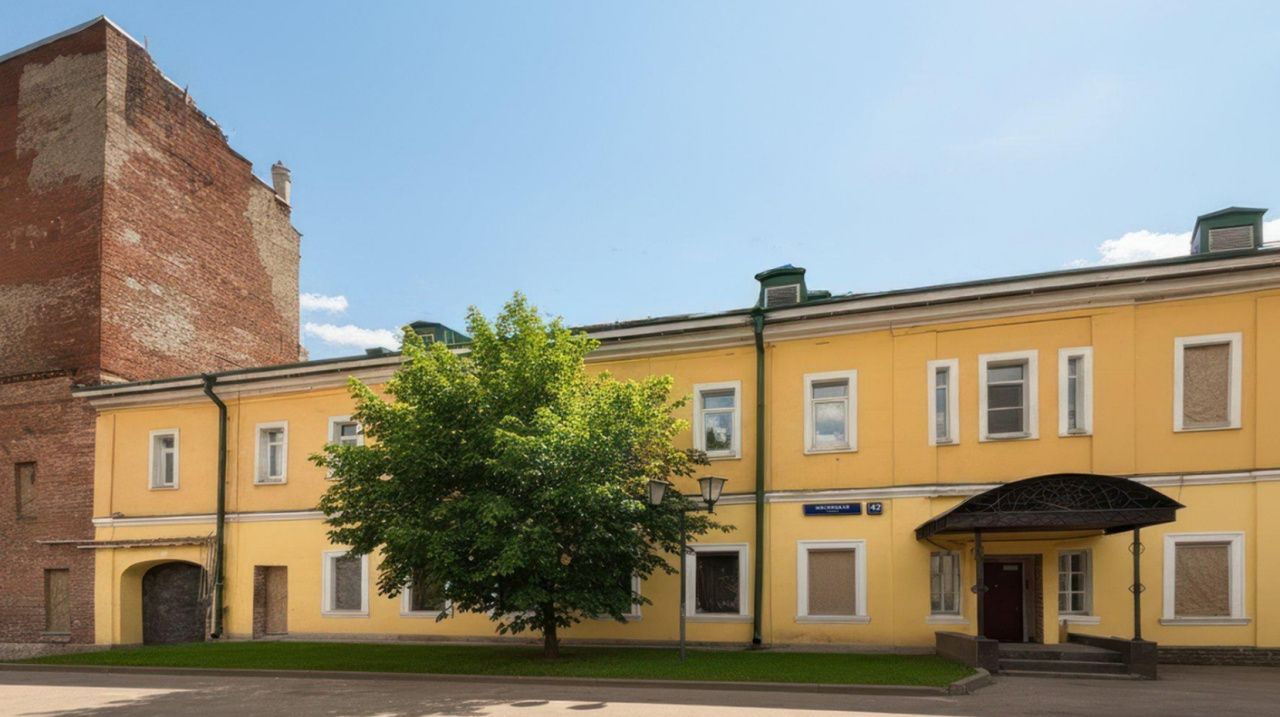фасад дома, здание по адресу г Москва, ул Мясницкая, д 42